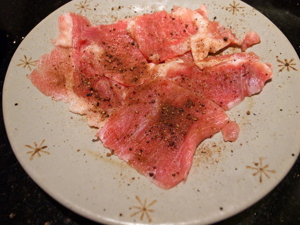 三朵花炭火燒肉‧鍋物：＜台北｜西門｜燒肉＞火鍋。燒肉。韓式料理三合一通通吃到飽！！！