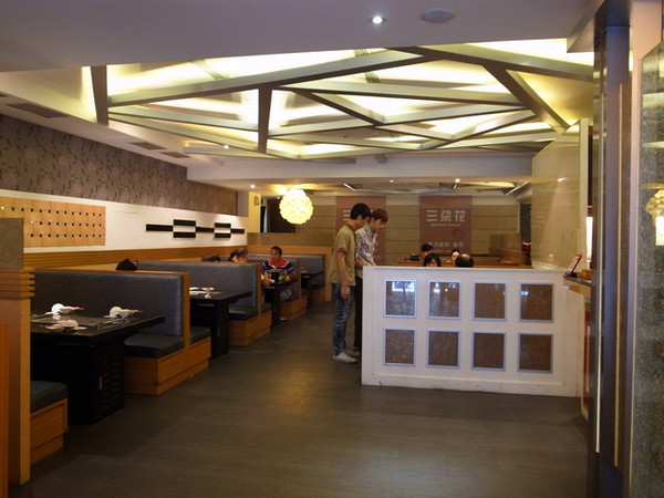 三朵花炭火燒肉‧鍋物：＜台北｜西門｜燒肉＞火鍋。燒肉。韓式料理三合一通通吃到飽！！！