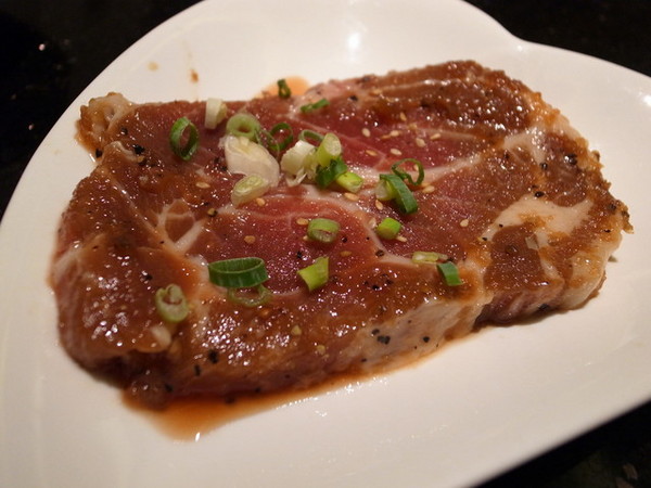 三朵花炭火燒肉‧鍋物：＜台北｜西門｜燒肉＞火鍋。燒肉。韓式料理三合一通通吃到飽！！！