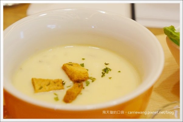 Love One Cafe (21).JPG