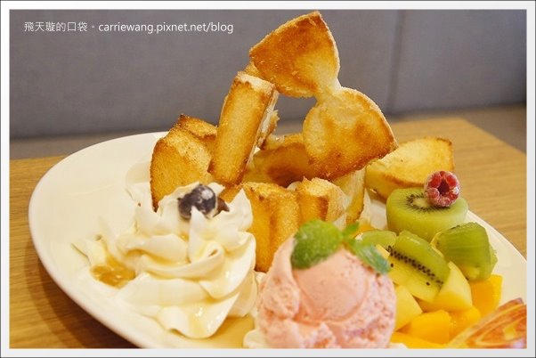 Love One Cafe (31).JPG