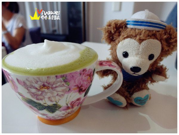 咖啡鑽:台中市東區|需要手套才能掌握的超厚實鬆餅『咖啡鑽』