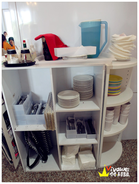 咖啡鑽:台中市東區|需要手套才能掌握的超厚實鬆餅『咖啡鑽』