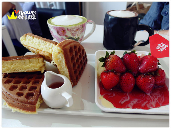 咖啡鑽:台中市東區|需要手套才能掌握的超厚實鬆餅『咖啡鑽』