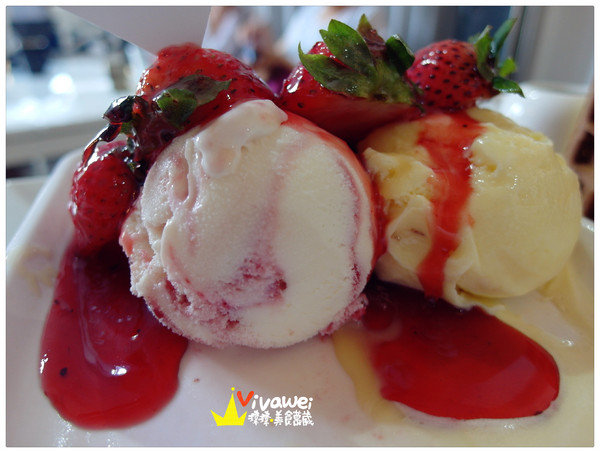 咖啡鑽:台中市東區|需要手套才能掌握的超厚實鬆餅『咖啡鑽』