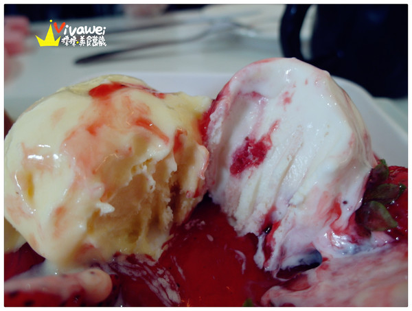 咖啡鑽:台中市東區|需要手套才能掌握的超厚實鬆餅『咖啡鑽』