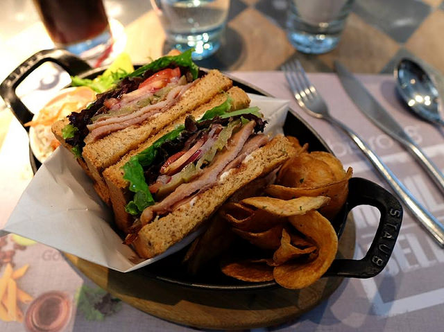 14568251_677340745752957_276901858151788606_n