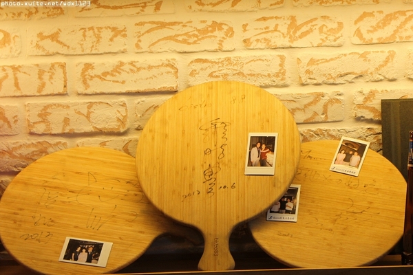 Bistro88義法餐酒館：Bistro88義法餐酒館✪招牌雞翅＆人氣pizza好吃唷~103.10.05