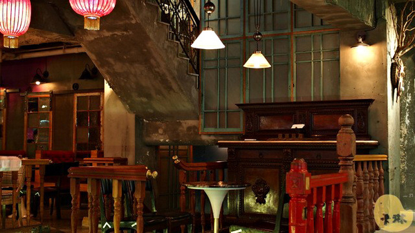 台中市第四信用合作社　：【食記】台中。《第四信用合作社》老銀行變冰店