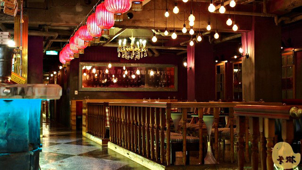 台中市第四信用合作社　：【食記】台中。《第四信用合作社》老銀行變冰店