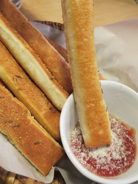 Pizza Hut氛享屋(新竹巨城店)：【口碑券】歡樂聚會的氛享屋『Pizza Hut氛享屋/新竹巨城店』