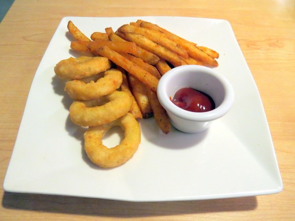 Pizza Hut氛享屋(新竹巨城店)：【口碑券】歡樂聚會的氛享屋『Pizza Hut氛享屋/新竹巨城店』