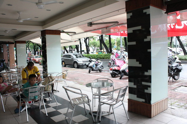 卡諾帝KALODI咖啡館：體驗【卡諾帝KALODI咖啡館 】療癒系超夯『盆栽飲品』+『比利時鬆餅』+『招牌經典咖啡』