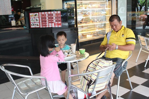 卡諾帝KALODI咖啡館：體驗【卡諾帝KALODI咖啡館 】療癒系超夯『盆栽飲品』+『比利時鬆餅』+『招牌經典咖啡』