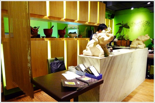 享味曼谷:【享味曼谷】新崛江新開店泰式料理,定食呈現泰菜經典之作