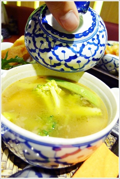 享味曼谷:【享味曼谷】新崛江新開店泰式料理,定食呈現泰菜經典之作