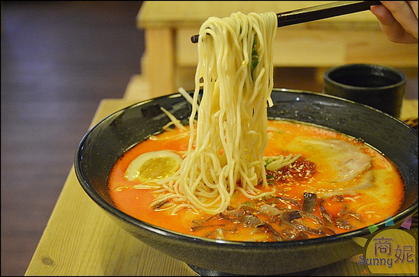 十八町拉麵店:台中西屯。十八町拉麵。接近日本原味濃郁不油的日式拉麵