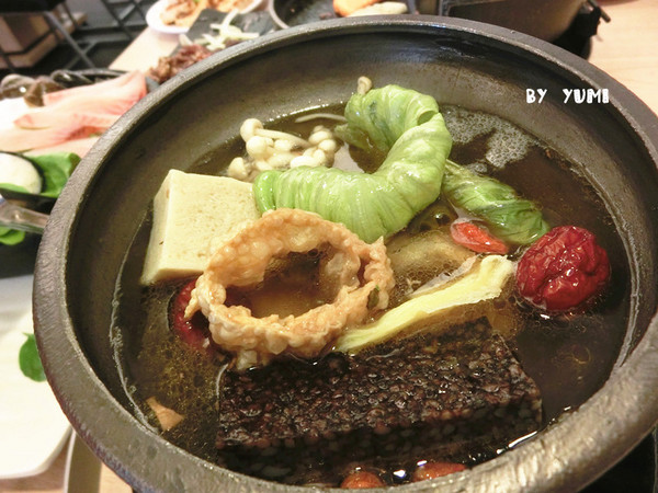 二爺饕鍋-火鍋燒烤翻牆兩吃(台中店):【愛評口碑券♥第三十二彈】進擊的蝦子!火鍋燒烤翻牆兩吃@二爺饕鍋