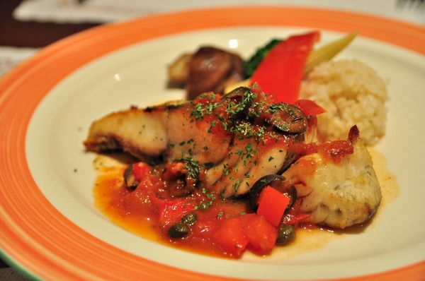 紫紅洋蔥:【高雄】岡山默默擠滿客人小餐廳.紫紅洋蔥.桑尼瘦不了