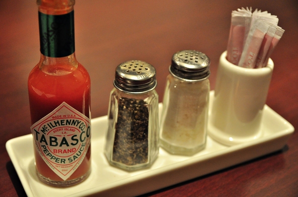 紫紅洋蔥:【高雄】岡山默默擠滿客人小餐廳.紫紅洋蔥.桑尼瘦不了