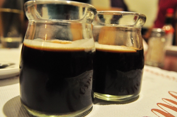 紫紅洋蔥:【高雄】岡山默默擠滿客人小餐廳.紫紅洋蔥.桑尼瘦不了