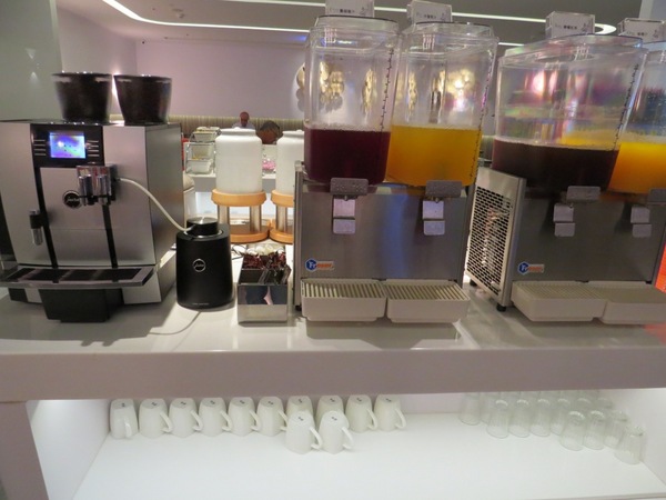 高雄御宿商旅(中央公園館)：雖然商務但很舒適的【高雄御宿商旅/中央公園館】