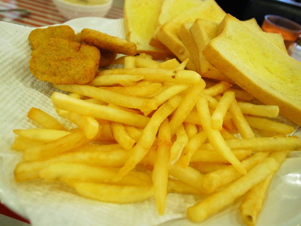 德克斯牛排：＜新北｜新莊｜牛排館＞牛排威～沙拉吧與配餐樣樣都驚人