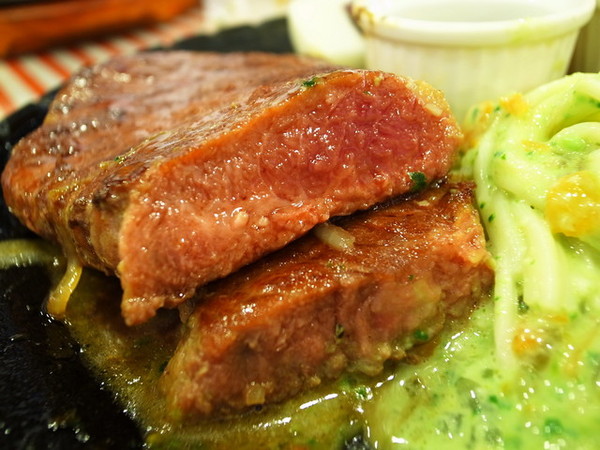 德克斯牛排：＜新北｜新莊｜牛排館＞牛排威～沙拉吧與配餐樣樣都驚人