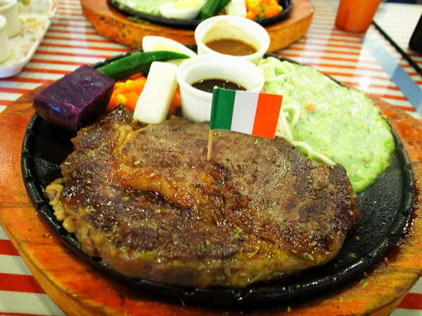 德克斯牛排：＜新北｜新莊｜牛排館＞牛排威～沙拉吧與配餐樣樣都驚人