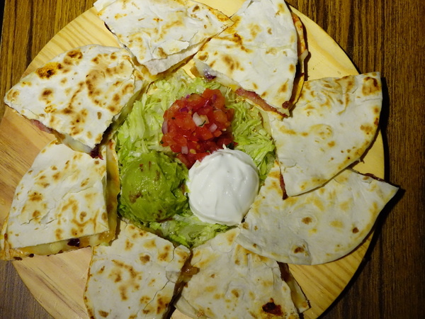 the Chips美式餐廳(光復店)：The chips美式餐廳(光復店)+美式+光復南路+多樣餐點+運動餐廳+賽事+大份量