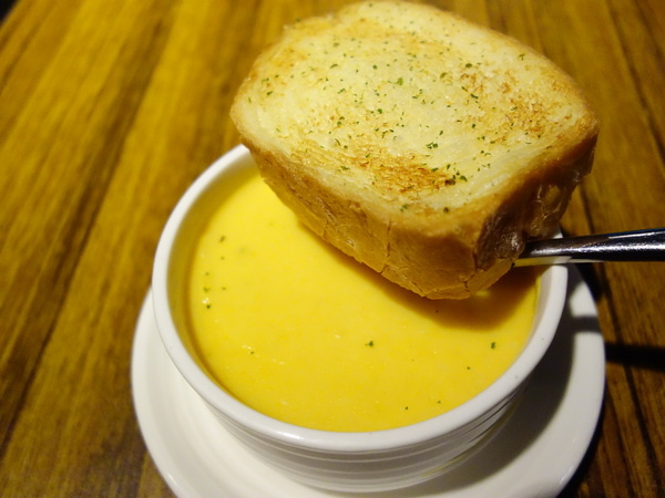 the Chips美式餐廳(光復店)：The chips美式餐廳(光復店)+美式+光復南路+多樣餐點+運動餐廳+賽事+大份量