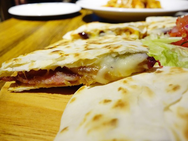 the Chips美式餐廳(光復店)：The chips美式餐廳(光復店)+美式+光復南路+多樣餐點+運動餐廳+賽事+大份量