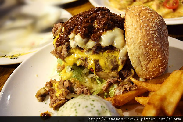 the Chips美式餐廳(光復店):♥The chips美式餐廳(光復店)--超驚人漢堡堡