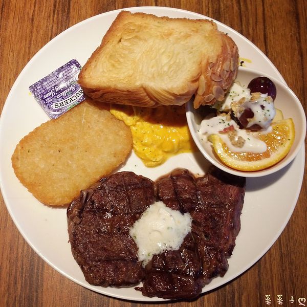 the Chips美式餐廳(光復店)：[台北東區]滿足味蕾的超大份量 ♥『the Chips美式餐廳 / 光復店』♥ 除了漢堡你怎麼能錯過牛排