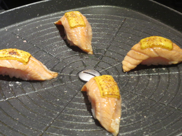 三本味日式料理:以炸壽司作為招牌的"三本味日式料理"食記