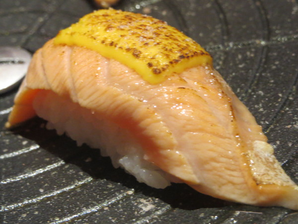 三本味日式料理:以炸壽司作為招牌的"三本味日式料理"食記