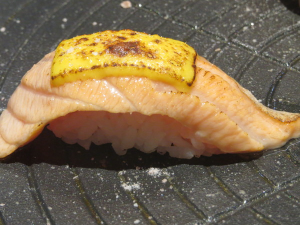 三本味日式料理:以炸壽司作為招牌的"三本味日式料理"食記