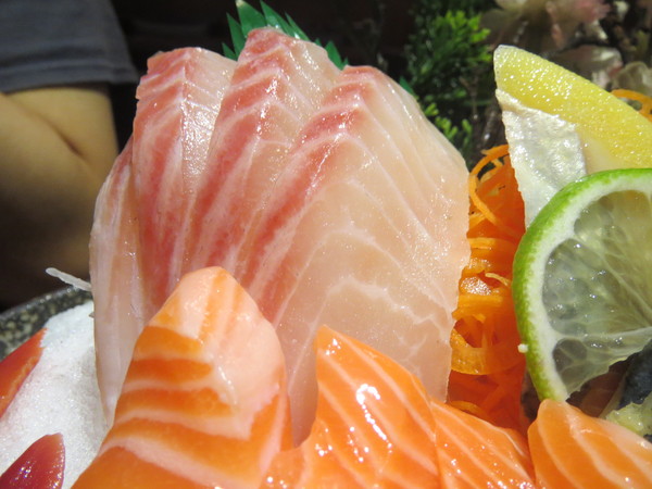 三本味日式料理:以炸壽司作為招牌的"三本味日式料理"食記