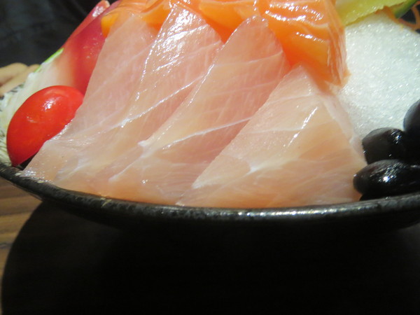 三本味日式料理:以炸壽司作為招牌的"三本味日式料理"食記