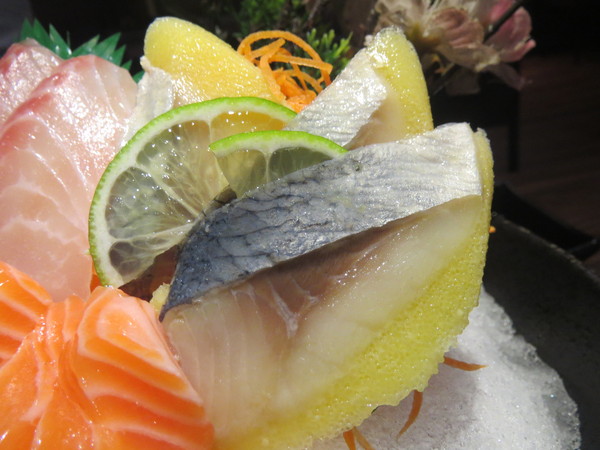 三本味日式料理:以炸壽司作為招牌的"三本味日式料理"食記