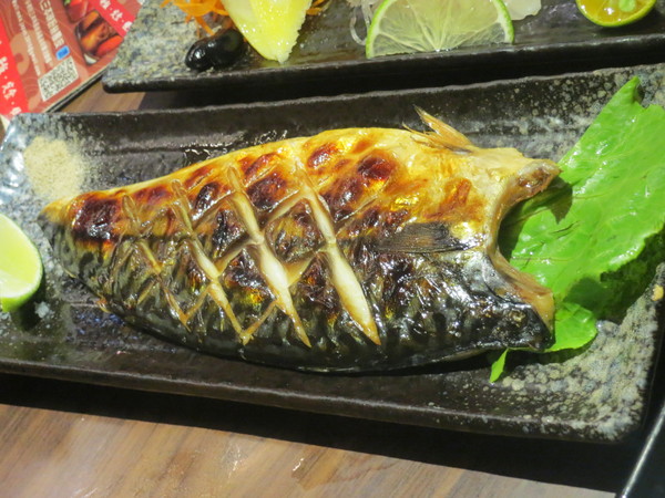 三本味日式料理:以炸壽司作為招牌的"三本味日式料理"食記