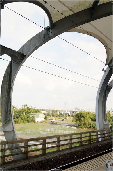 冬山車站：[攝影小旅行]宜蘭 冬山車站&蘭陽博物館~線條與光影的美學