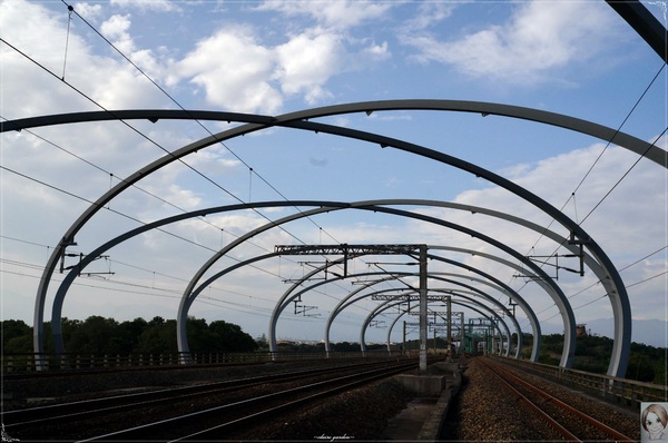 冬山車站：[攝影小旅行]宜蘭 冬山車站&蘭陽博物館~線條與光影的美學