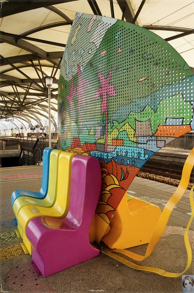 冬山車站：[攝影小旅行]宜蘭 冬山車站&蘭陽博物館~線條與光影的美學