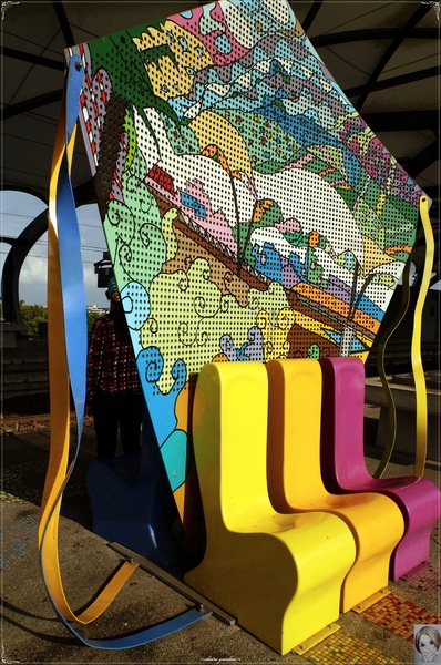 冬山車站：[攝影小旅行]宜蘭 冬山車站&蘭陽博物館~線條與光影的美學