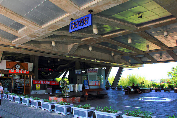 冬山車站：[遊記]【宜蘭】冬山車站。 造景時尚的火車站