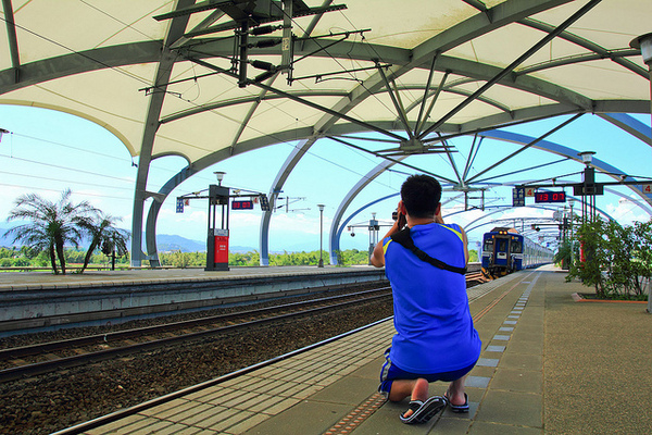 冬山車站：[遊記]【宜蘭】冬山車站。 造景時尚的火車站