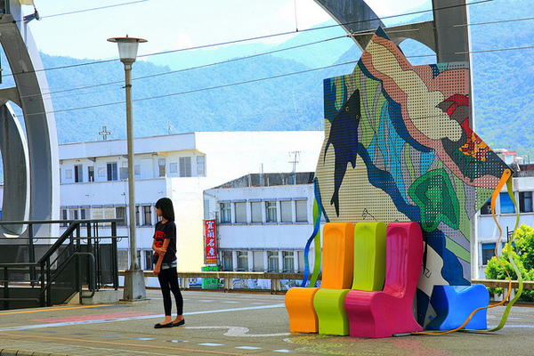 冬山車站：[遊記]【宜蘭】冬山車站。 造景時尚的火車站