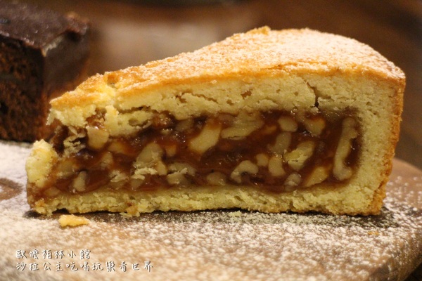 歐嬤柏林小館(园:貝貝熊柏林小館):台北‧東區美食『歐嬤柏林小館』最好吃的德國豬腳