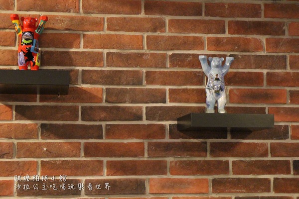 歐嬤柏林小館(园:貝貝熊柏林小館):台北‧東區美食『歐嬤柏林小館』最好吃的德國豬腳